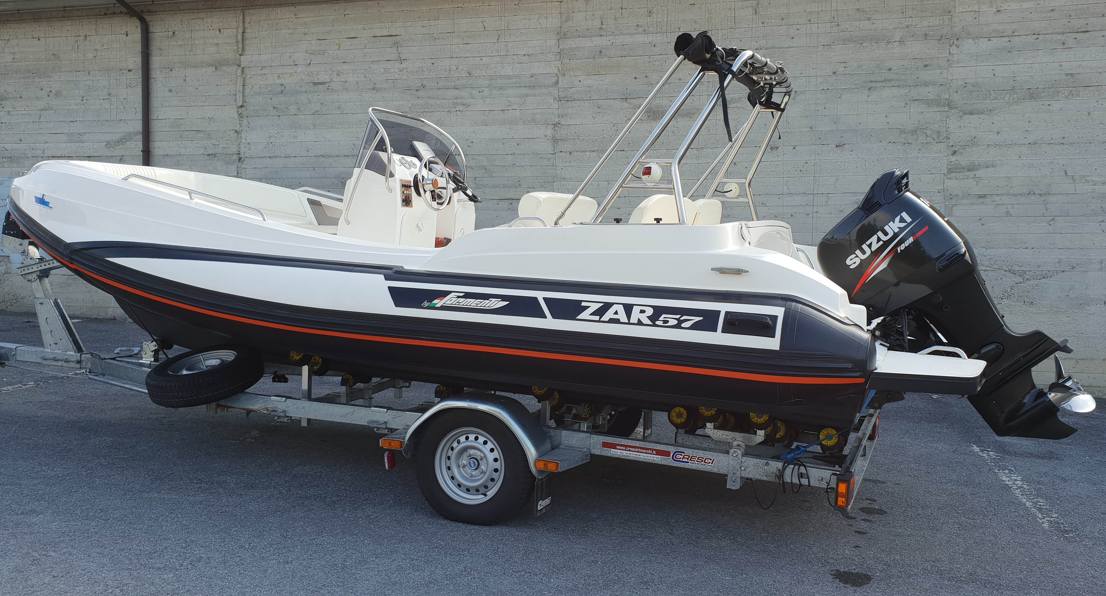 <<< VENDUTO >>> Zar 57 WD + Suzuki 140 + carrello<br><a href=dettaglio.aspx?Id=410 >VAI ALLA SCHEDA</a>